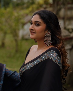 manoj-k-jayan-urvashi-daughter-tejalakshmi-images-023