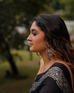 manoj-k-jayan-urvashi-daughter-tejalakshmi-images-027