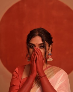 urvashi-daughter-onam-saree-photos-003