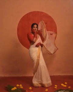 urvashi-daughter-onam-saree-photos-005