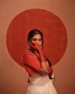urvashi-daughter-onam-saree-photos