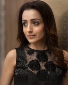 actress-trisha-latest-images-in-black-dress