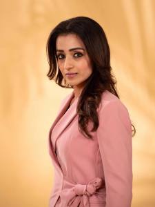 actress-trisha-new-fashion-trend-style-photos