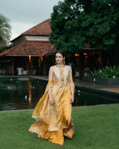 trisha-krishnan-in-dating-outfit-ideas-photos-004