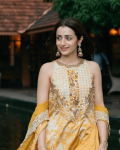 trisha-krishnan-in-dating-outfit-ideas-photos