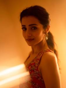trisha-krishnan-in-pink-colour-outfit-photos-002