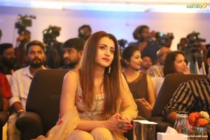 trisha krishnan latest photos-025