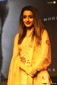 trisha krishnan latest photos-038