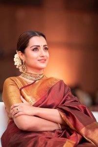 trisha-krishnan-latest-photos-in-red-pattu-saree-by-team-e-pics-1