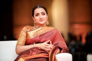 trisha-krishnan-latest-photos-in-red-pattu-saree-by-team-e-pics-3