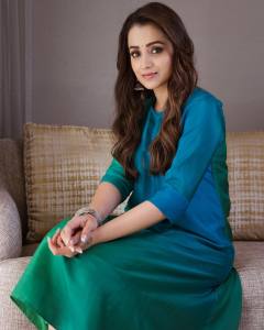 trisha-krishnan-ps1-promotion-photos-007