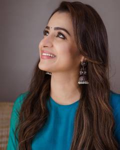 trisha-krishnan-ps1-promotion-photos-009