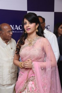 trisha-latest-photos02-00257