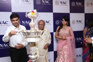 trisha-latest-pics00-00143