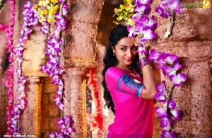 trisha-latest-stills-114-00251
