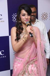 trisha-latest-stills06-00193