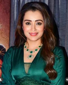 trisha-new-photos-from-ps1-promotion-002