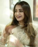 trisha-in-white-churidar-with-beautiful-makeup-look-photos-001