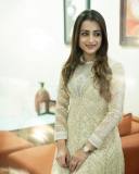 trisha-in-white-churidar-with-beautiful-makeup-look-photos