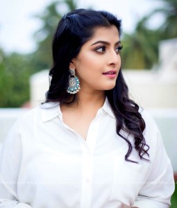 varalakshmi-latest-photos-0912-334
