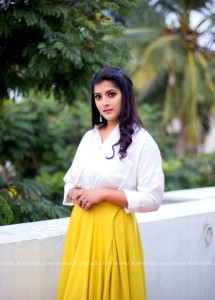 varalakshmi-latest-photos-09124