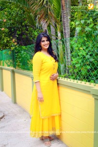 varalakshmi-sarathkumar-latest-images-061-40