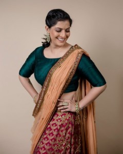 varalakshmi-sarathkumar-latest-photos-007