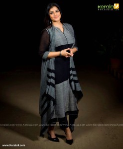 varalakshmi-sarathkumar-latest-pics-094-30