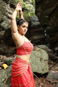 varalakshmi-sarathkumar-latest-pics-099143