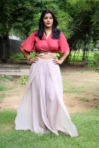 varalakshmi-sarathkumar-recent-photos-029-00283