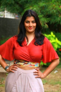 varalakshmi-sarathkumar-recent-photos-029-00642