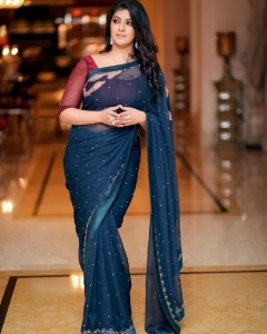 varalakshmi-sarathkumar-saree-photos-0912-32