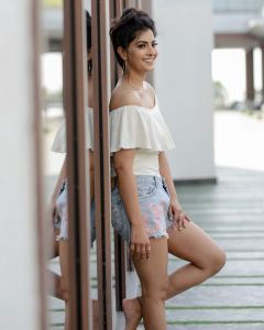 varalaxmi-sarathkumar-in-denim-shorts