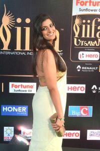 varalaxmi-sarathkumar-latest-photos-666-00343