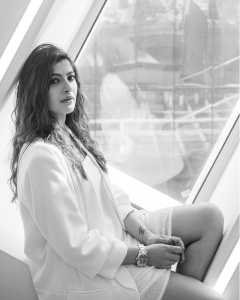 varalaxmi-sarathkumar-latest-photos-in-new-makeover-001