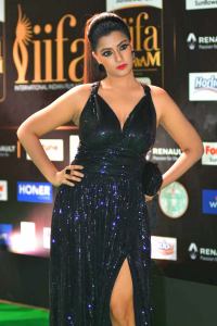varalaxmi-sarathkumar-latest-pics-105-00122