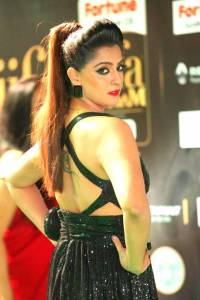 varalaxmi-sarathkumar-latest-pictures-109-00325