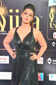 varalaxmi-sarathkumar-latest-pictures-109-00562