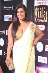 varalaxmi-sarathkumar-photos-333-00147
