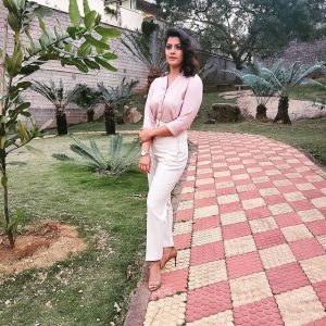 varalaxmi-sarathkumar-photos