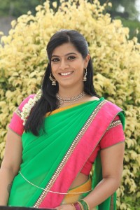varalaxmi-sarathkumar-pics-gallery-120-00259