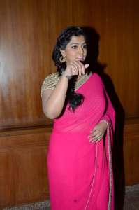 varalaxmi-sarathkumar-pics-gallery-12072