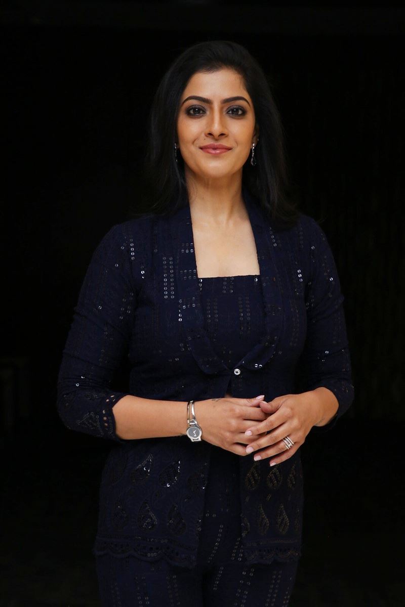 Varalakshmi Sarathkumar Pictures, Photos & Images - Kerala9.com