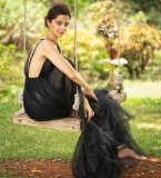 vedhika-vacation-photos-at-beach-002