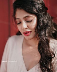 veena nandakumar image 9009-002