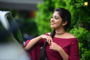 veena-nandakumar-latest-stills-778-00533