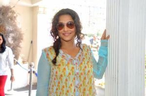 07-vidya-balan-latest-new-photos-00695