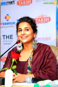 vidhya-balan-images-258-00274