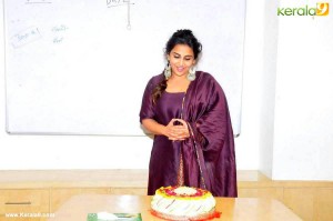 vidhya-balan-pics-200-0030