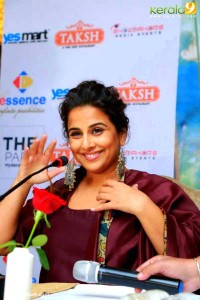 vidhya-balan-pictures-300-00396